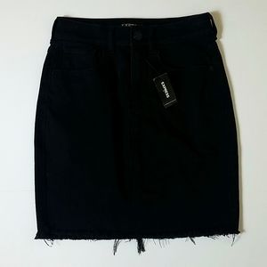 Express black rough hem 5 pocket jean skirt size 00
